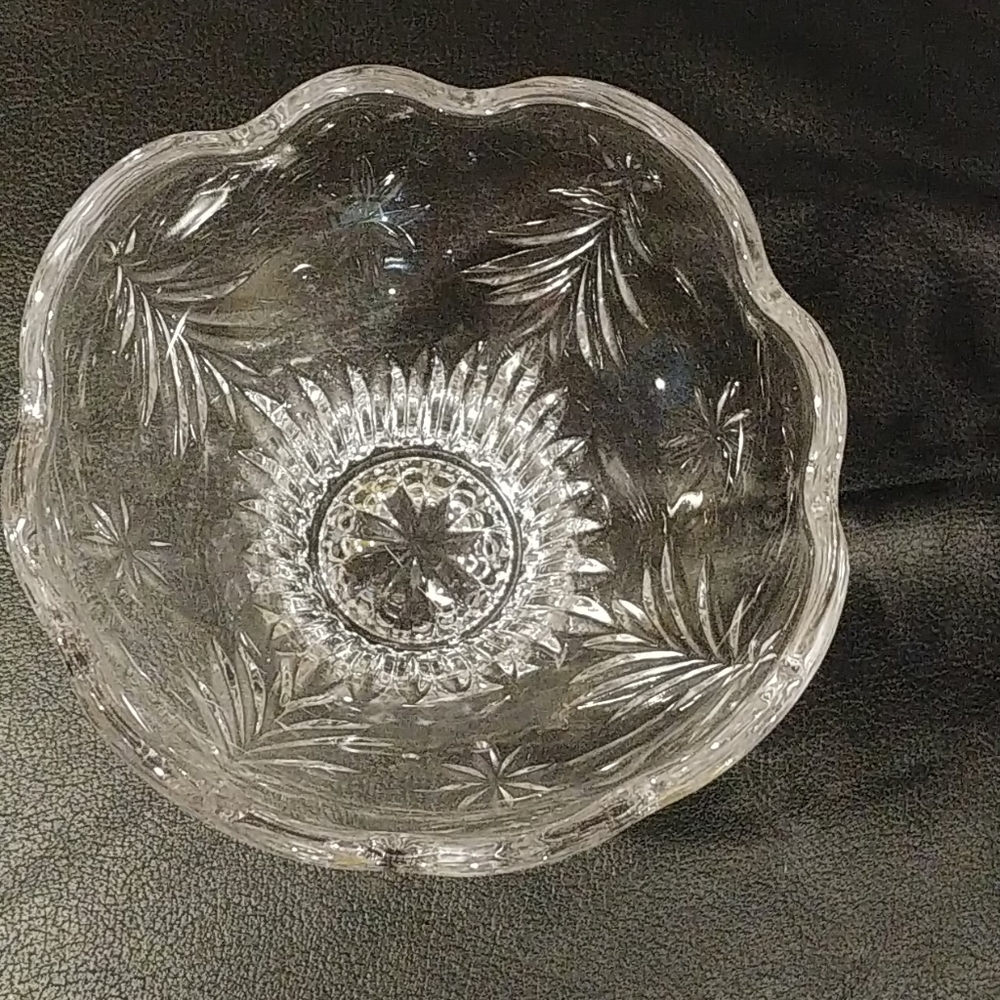 Miles Christmas night footed Bowl